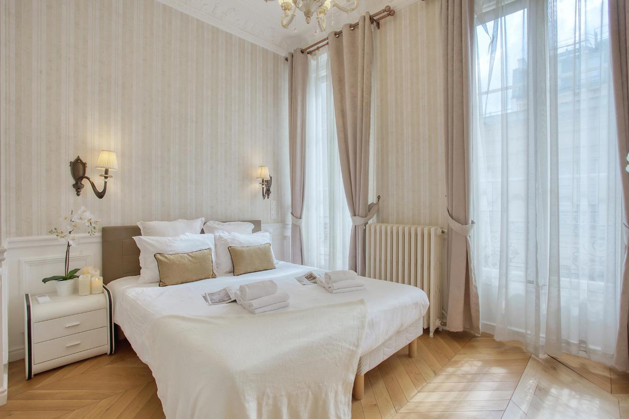 Luxueux 200M2 5Ch Champs Elysees A 1Min Perle Rare Париж Экстерьер фото