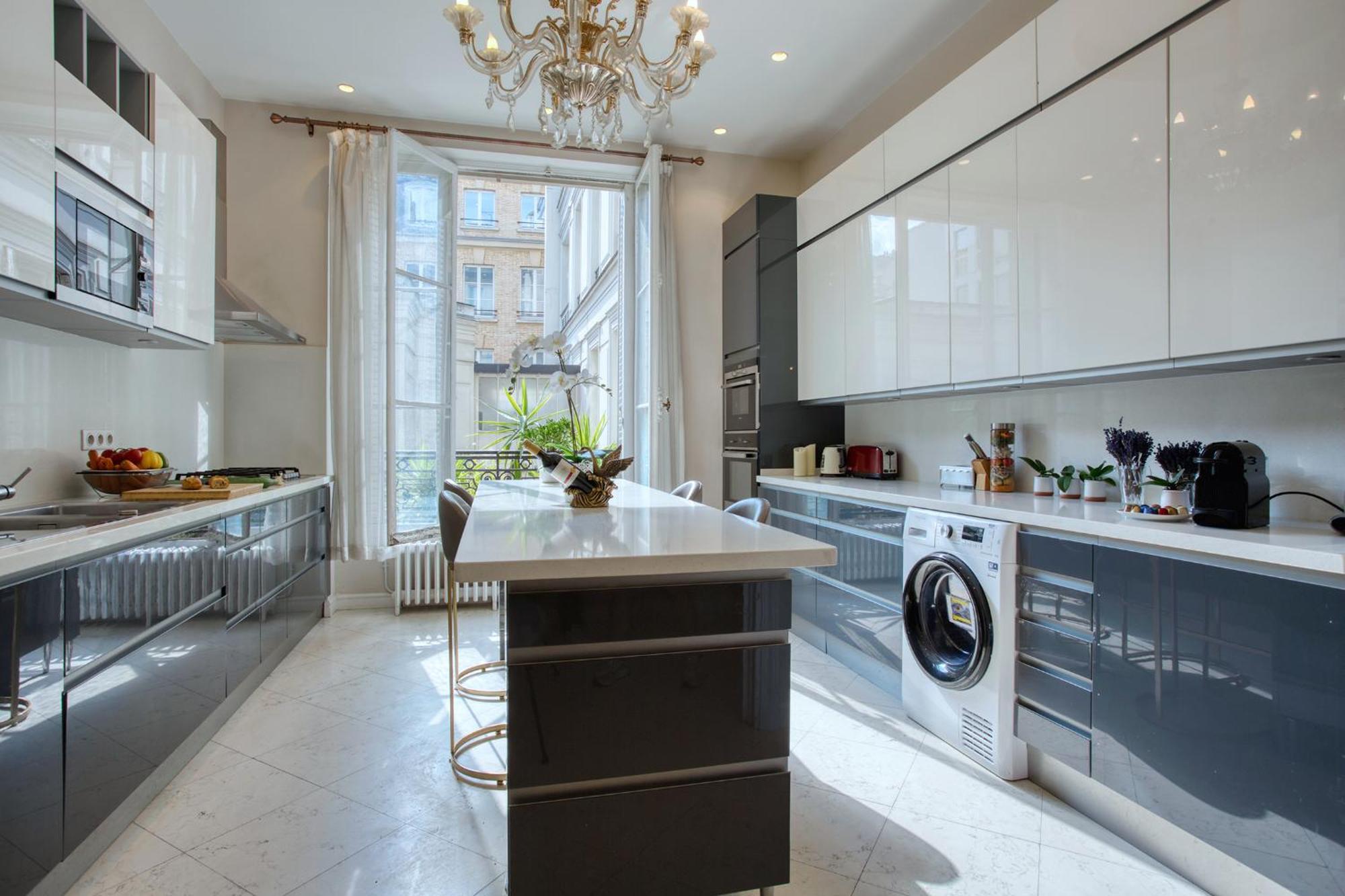 Luxueux 200M2 5Ch Champs Elysees A 1Min Perle Rare Париж Экстерьер фото