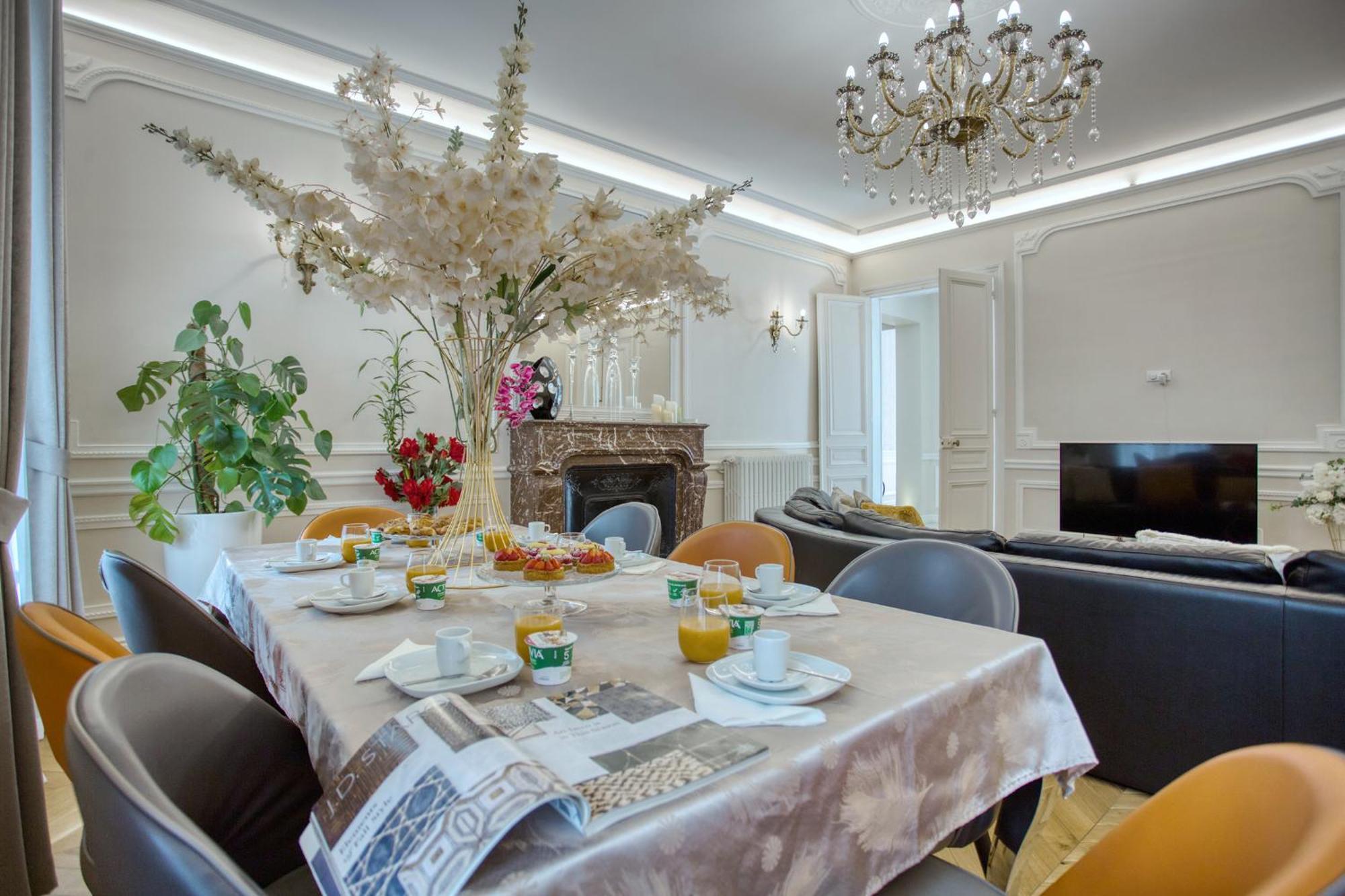 Luxueux 200M2 5Ch Champs Elysees A 1Min Perle Rare Париж Экстерьер фото